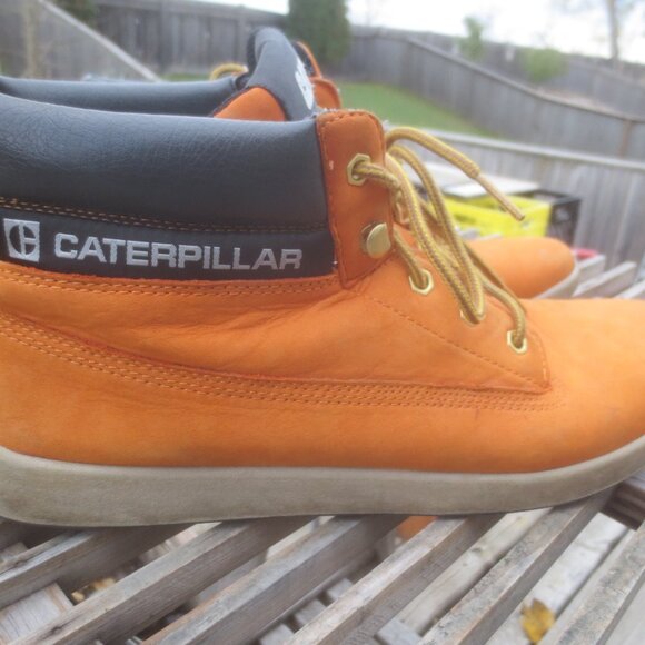 Caterpillar Men's Poe Chukka Leather Boots - Size 10. - Picture 2 of 11
